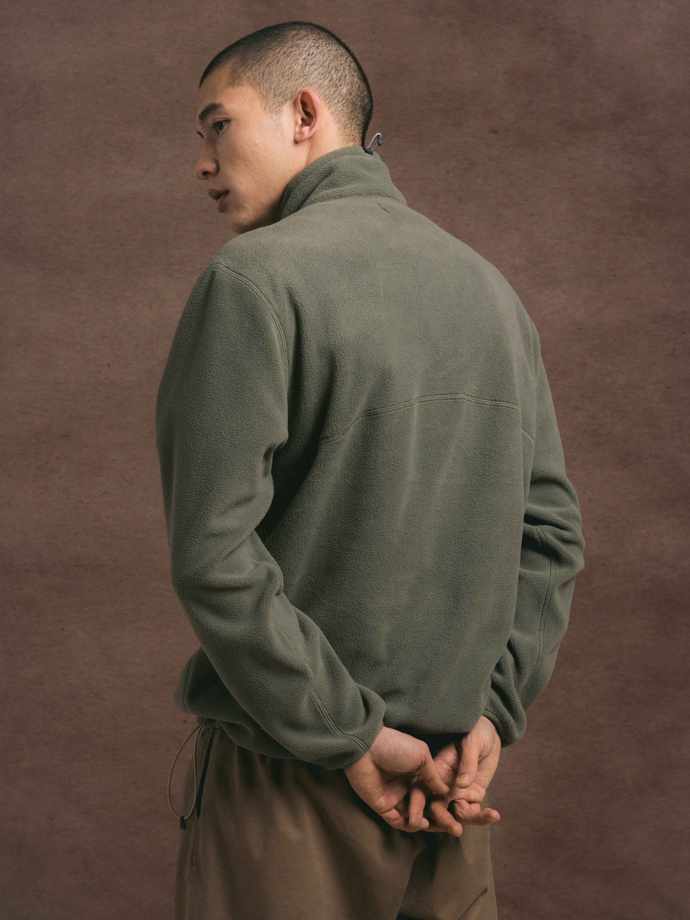 The back of the KESTIN Aberfeldy Fleece, worn on a model.
