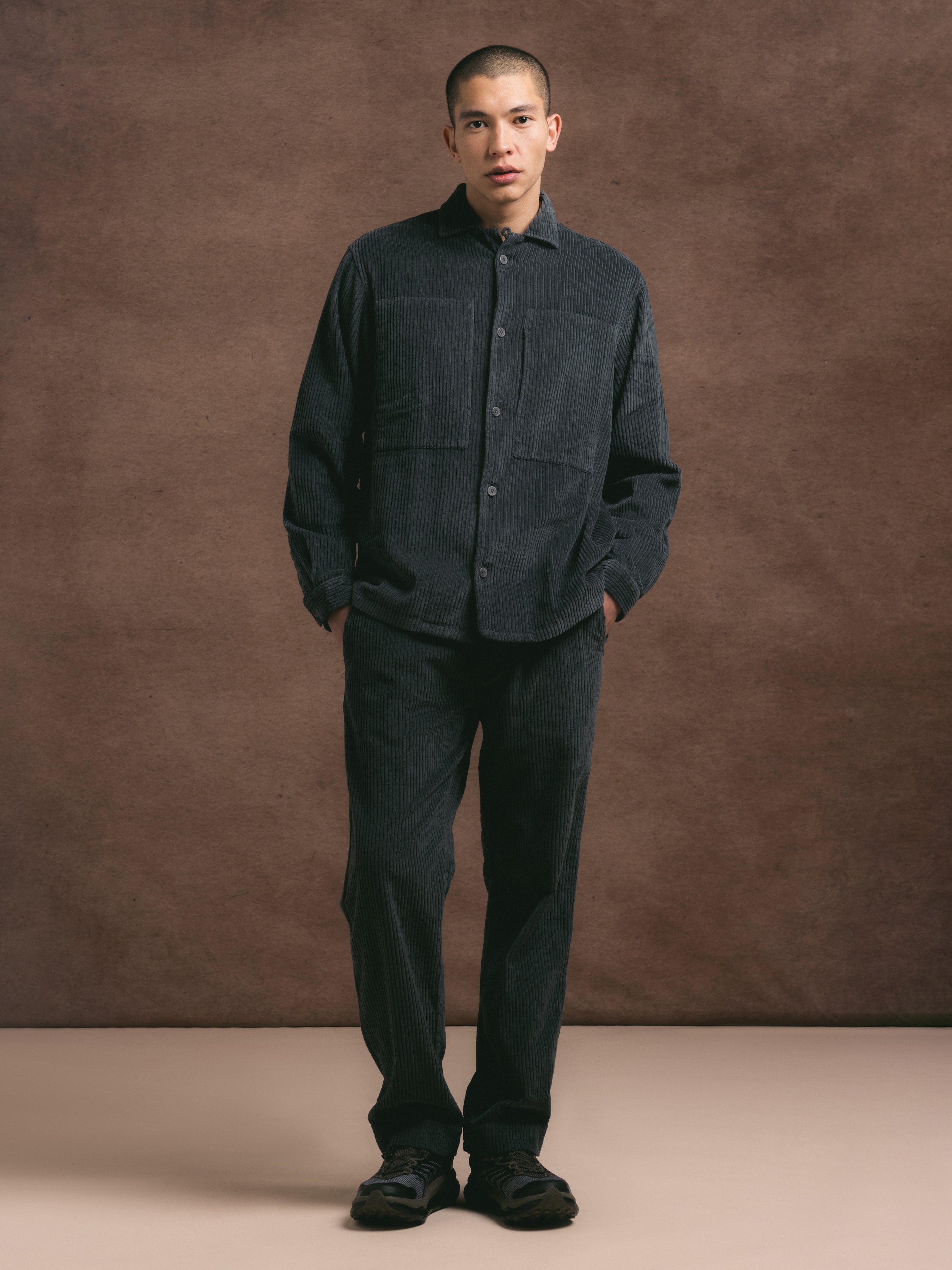 Durno Overshirt in Charcoal Jumbo Cord