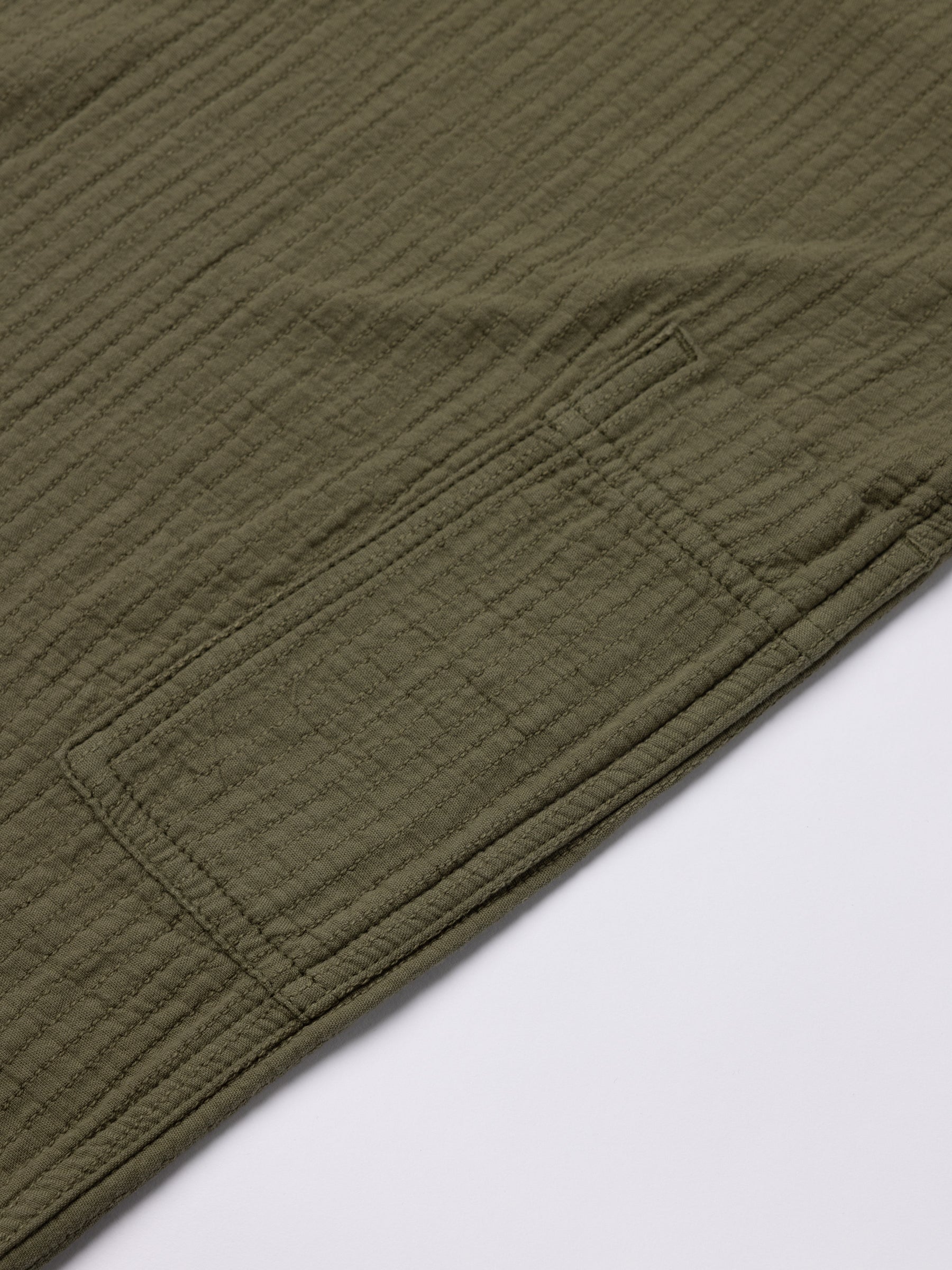 The carpenter pocket to the leg of the KESTIN Aberlour Pant in olive green.