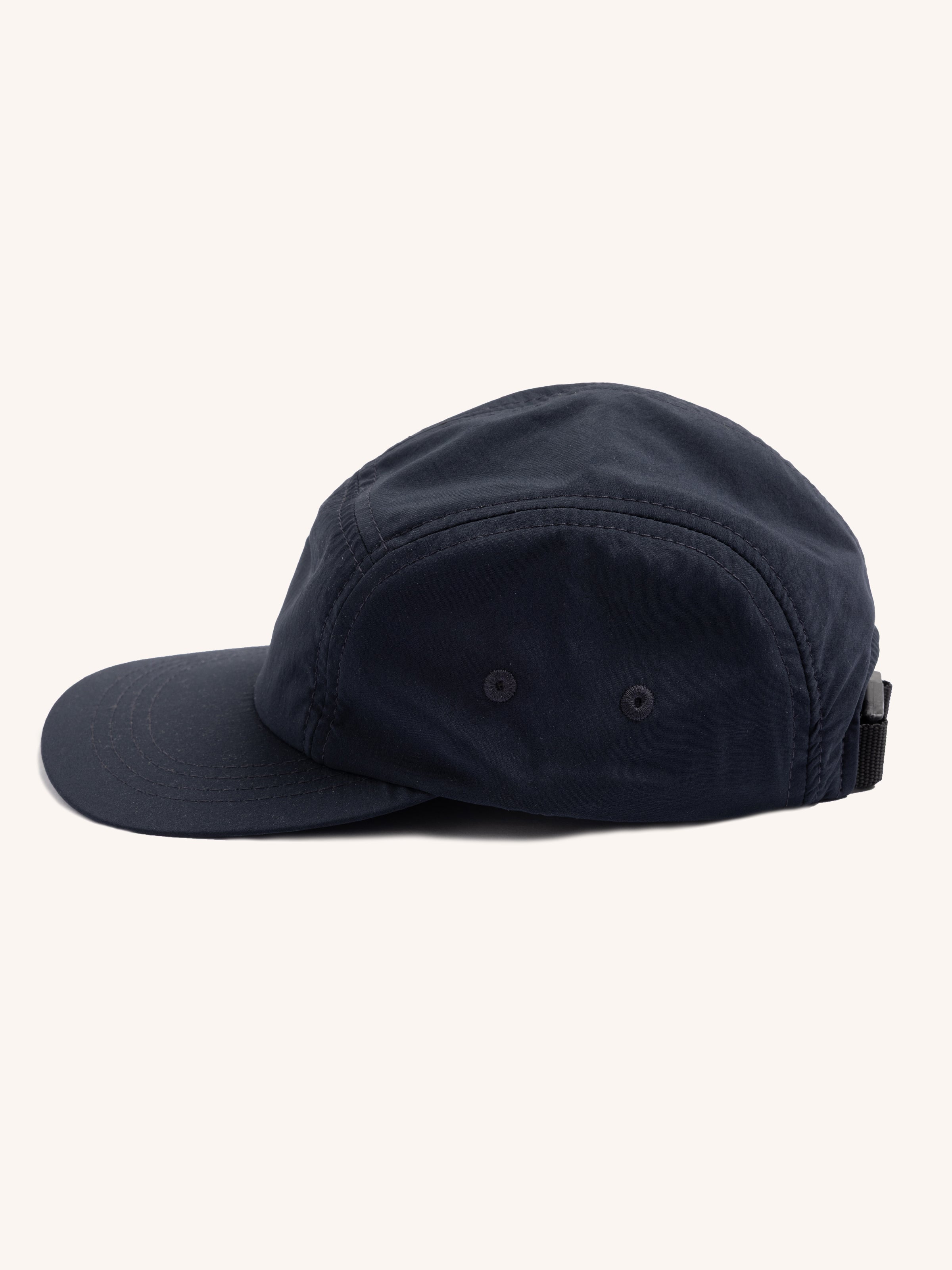 Five Panel Cap in Navy 37.5® Technology