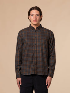 A model wearing the KESTIN Raeburn Shirt in a Japanese Brushed Cotton.
