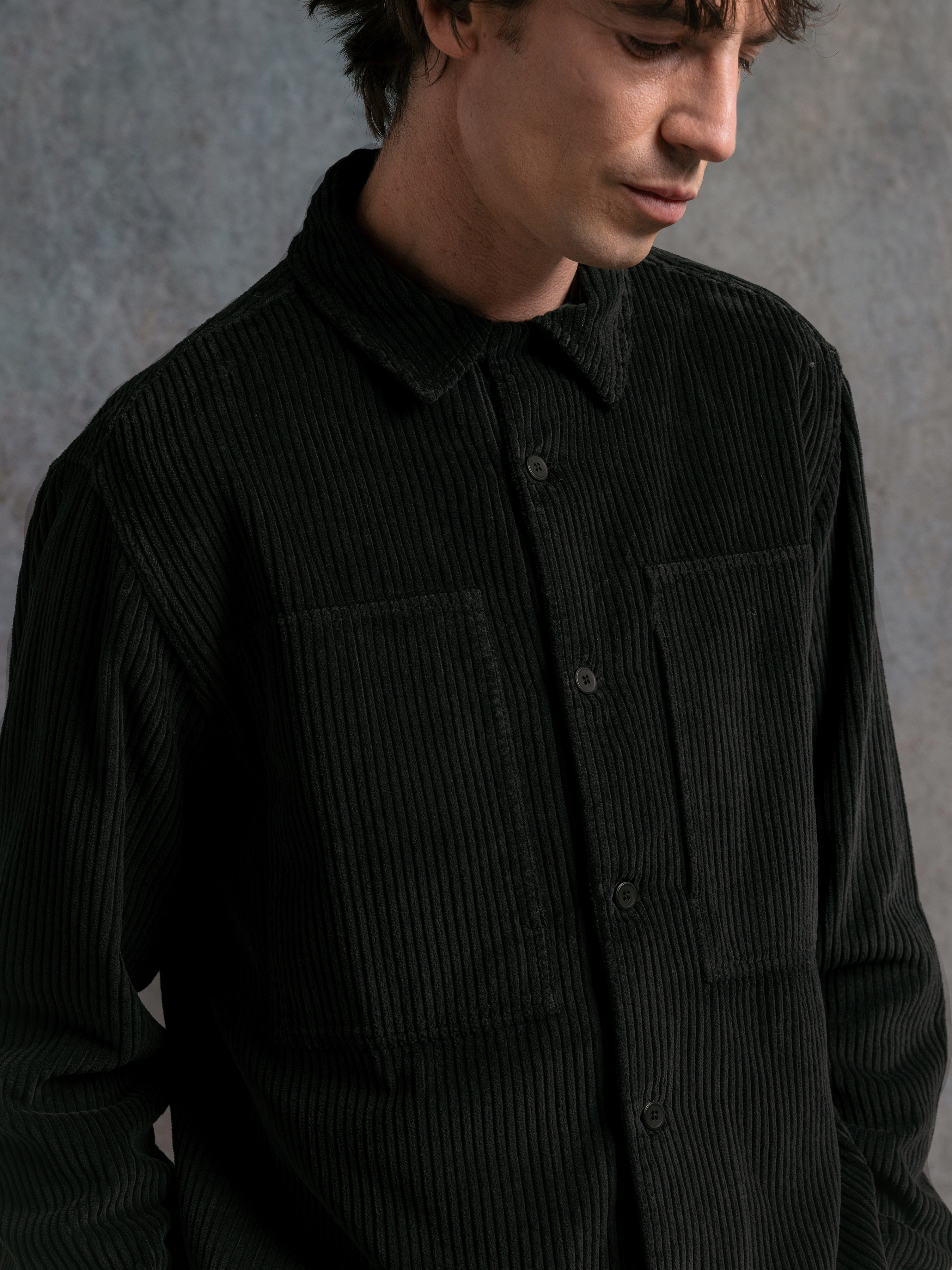 Durno Overshirt in Black 5-Wale Corduroy