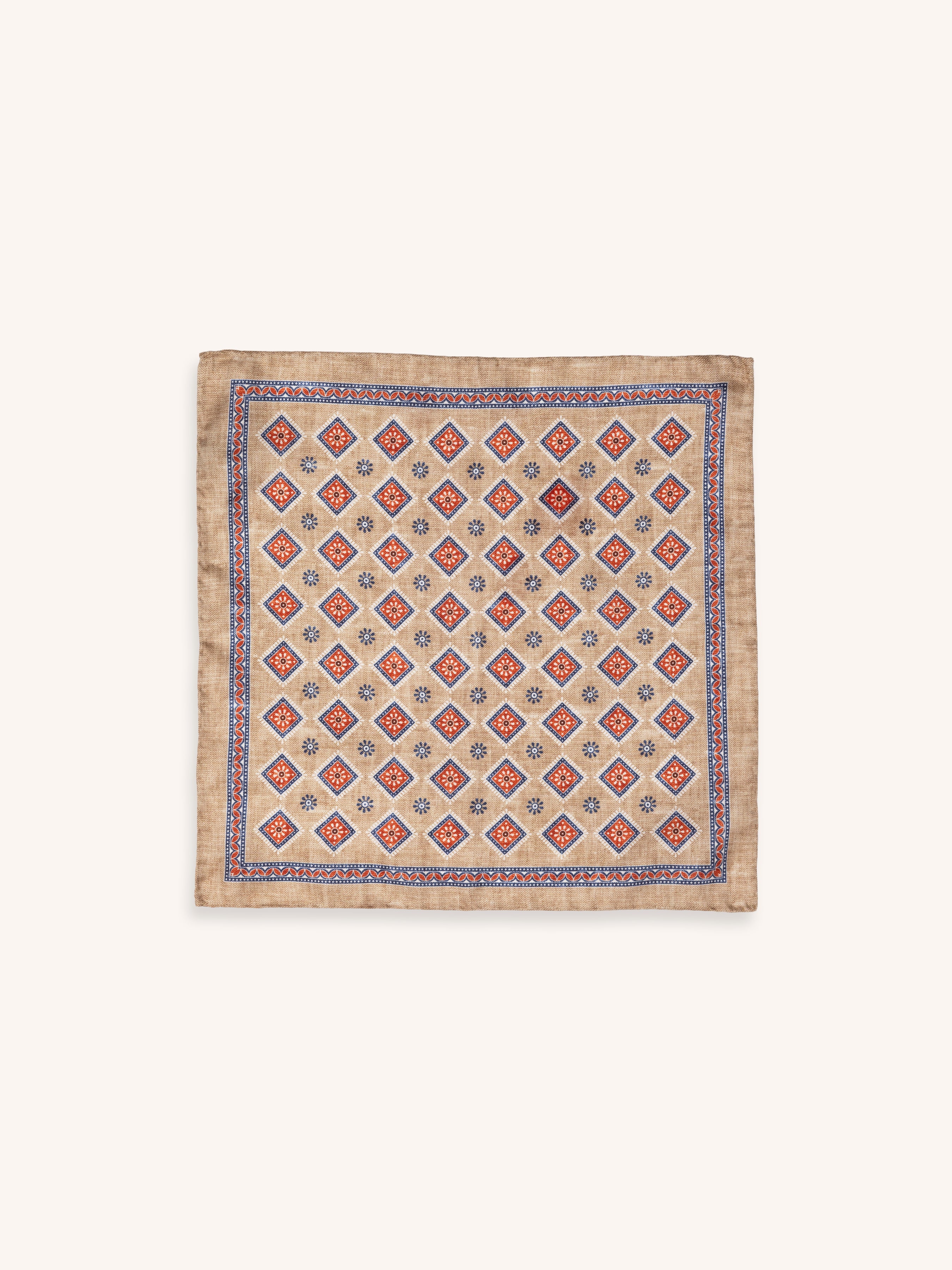 Pocket Square in Beige Diamond Silk