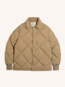 This is an insulated winter jacket, made from recycled materials with a quilted design. Designed by menswear brand KESTIN.