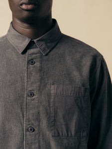 A close-up of the collar of the KESTIN Rosyth Overshirt in charcoal.
