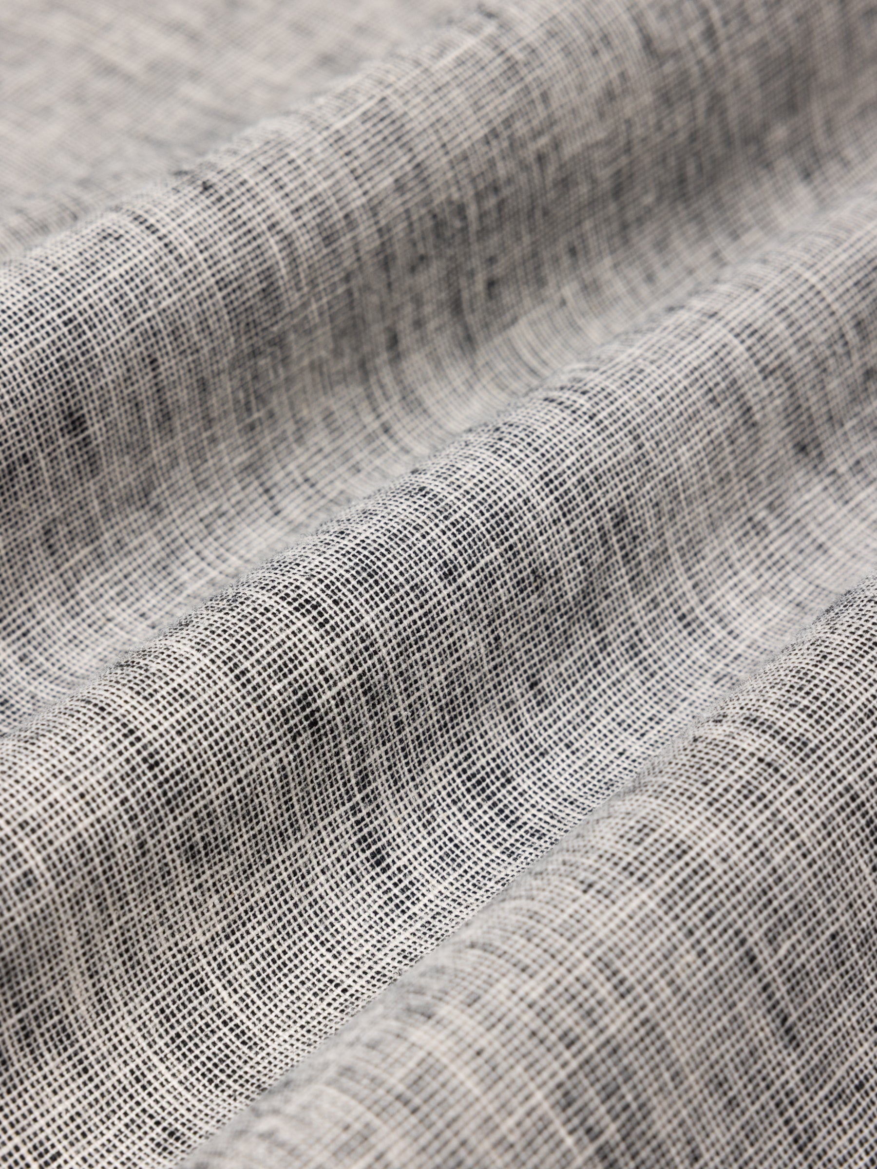 A textured shirting fabric made from a blend of cotton and linen, used by menswear brand KESTIN.