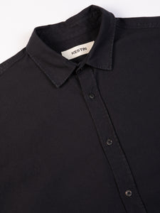 A close-up of the collar of the Dirleton Shirt from KESTIN.