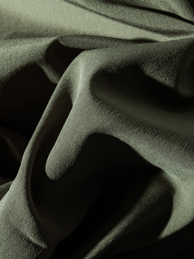 Edra Active Short in Light Olive 37.5® Technology