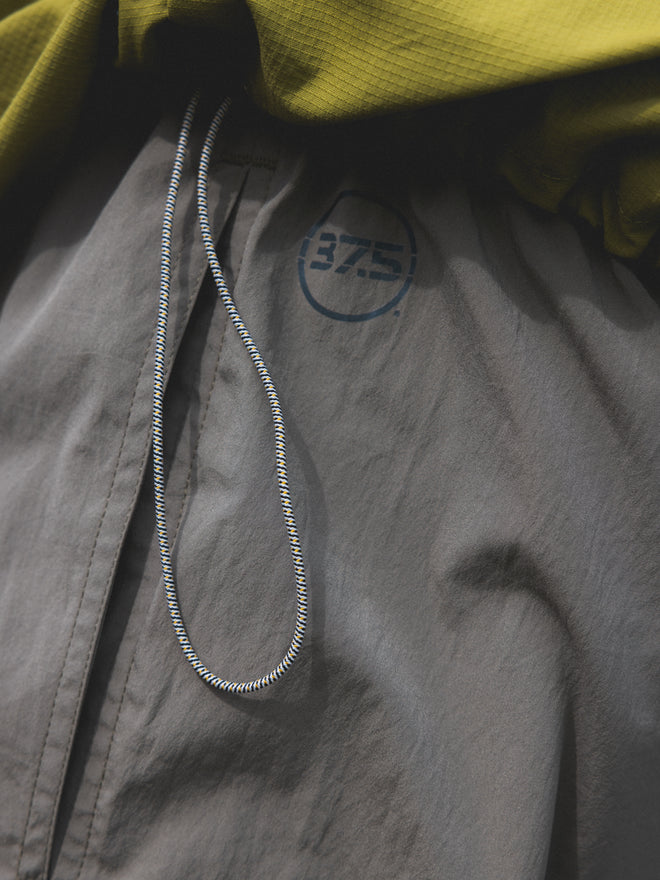 Edra Active Short in Light Olive 37.5® Technology