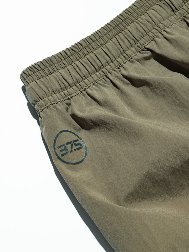 Edra Active Short in Light Olive 37.5® Technology
