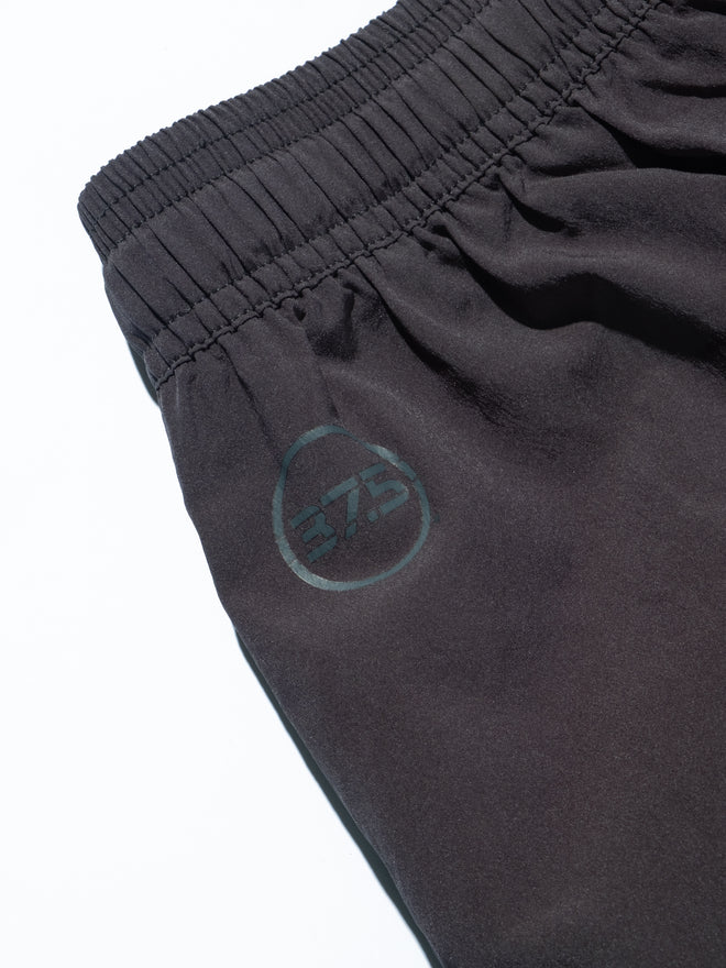 Edra Active Short in Charcoal 37.5® Technology