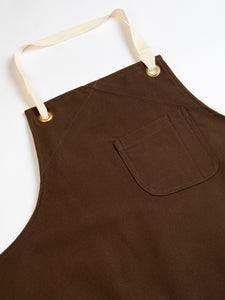 A patch chest pocket sewn to the Neist Apron by KESTIN.
