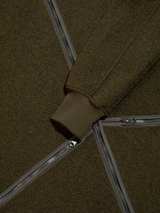 The ribbed cuff and zippered pockets from the KESTIN Dreghorn Fleece.